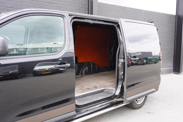 Toyota PROACE Worker 2.0 D-4D 145PK 2x Schuifdeur EURO 6 - Airco - Cruise - Trekhaak - ¤ 13.900,- Excl.