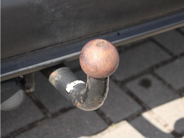 Toyota PROACE CITY 1.5 D-4D Professional 3-Zits, Trekhaak, Carplay/Android Auto, Parkeersensoren Voor en Achter, Navigatie