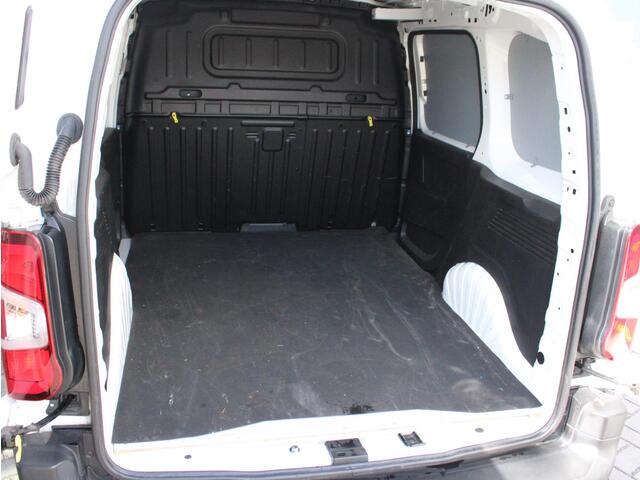 Toyota PROACE CITY 1.5 D-4D Professional 3-Zits, Trekhaak, Carplay/Android Auto, Parkeersensoren Voor en Achter, Navigatie