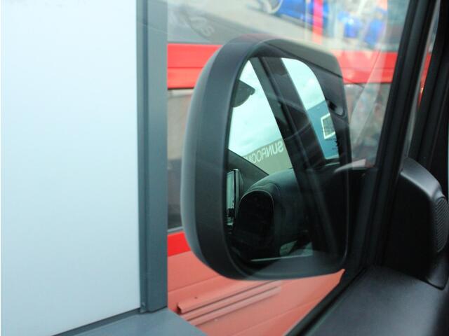 Toyota PROACE CITY 1.5 D-4D Professional 3-Zits, Trekhaak, Carplay/Android Auto, Parkeersensoren Voor en Achter, Navigatie