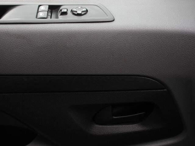 Toyota PROACE Shuttle 1.5 D-4D Cool Comfort Lang 9 Persoons Stoelverwarming Cruise Control Parkeersensoren DAB Bluetooth Airco