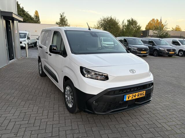 Toyota PROACE CITY Electric 50 kWh Long | 3-pers | Camera | Carplay