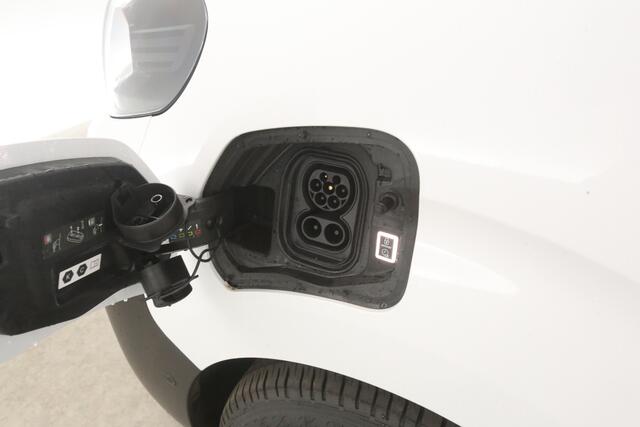 Toyota PROACE Electric Worker 75 kWh Long Range L2H1 | NIEUW | Snelladen | SOH 97% | Virtual | Airco | Camera | Cruise | 3 Zits | Carplay | Navi