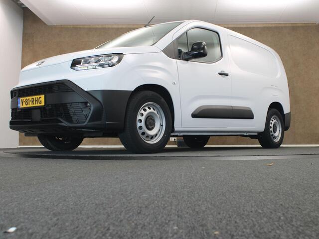 Toyota PROACE CITY Electric Navigator LONG 50 kWh - DIRECT UITVOORRAAD LEVERBAAR - 3 FASE LADEN - SNELWEG LAADMOGELIJKHEID - NAVIGATIE - EXTRA LANGE LAADRUIMTE - APPLE CARPLAY/ANDROID AUTO - PARKEERSENSOREN ACHTER - SCHUIF DEUR RECHTS - 3 ZITS UITVOERING - 2 LAADKABELS - RUITEN IN ACHTERDEUREN - 16 INCH WIELEN MET BRIDGESTONE BANDEN