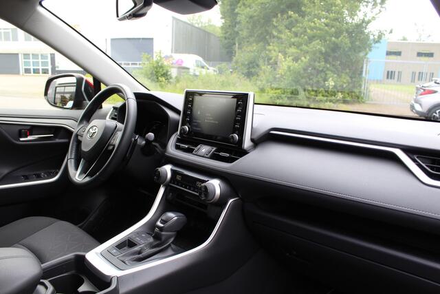 Toyota RAV4 2.5 Hybrid Dynamic | Rijklaar | NL-auto | Apple/Android | Elek. achterklep | Trekhaak