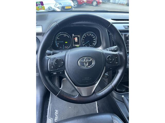Toyota RAV4 2.5 Hybrid AWD Executive | Nieuw Geleverd | Trekhaak | Memory Seat | Leder | Stoelverwarming | LED | 360 Camera | PDC | 1.650 KG Trekgewicht |