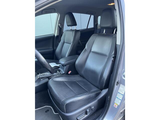 Toyota RAV4 2.5 Hybrid AWD Executive | Nieuw Geleverd | Trekhaak | Memory Seat | Leder | Stoelverwarming | LED | 360 Camera | PDC | 1.650 KG Trekgewicht |