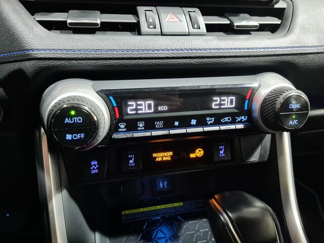 Toyota RAV4 2.5 Hybrid Bi-Tone | BSM | 360 Camera | Schuif-panodak | JBL Audio | Zeer comleet!