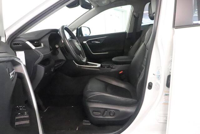Toyota RAV4 2.5 Hybrid Business Plus Automaat | Navi | Leder | Clima | PDC + camera | LMV | Cruise | Bluetooth | JBL audio |