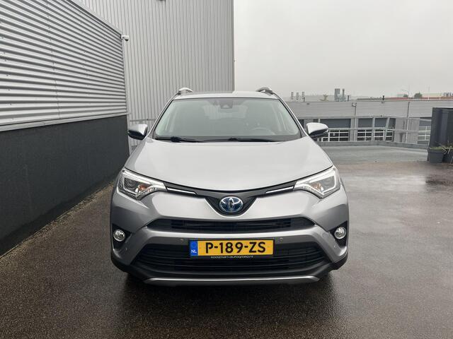 Toyota RAV4 2.5 Hybrid AWD Executive Business |Trekhaak, Apple Carplay en/of Android auto, Achteruitrijcamera, Navigatie, Stoelverwrming, Elektrische stoel + geheugen, Smart Key