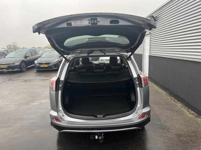 Toyota RAV4 2.5 Hybrid AWD Executive Business |Trekhaak, Apple Carplay en/of Android auto, Achteruitrijcamera, Navigatie, Stoelverwrming, Elektrische stoel + geheugen, Smart Key