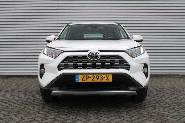 Toyota RAV4 2.0 VVT-iE Active | PDC | Adap. Cruise | Camera | 17" LM | Winterset |