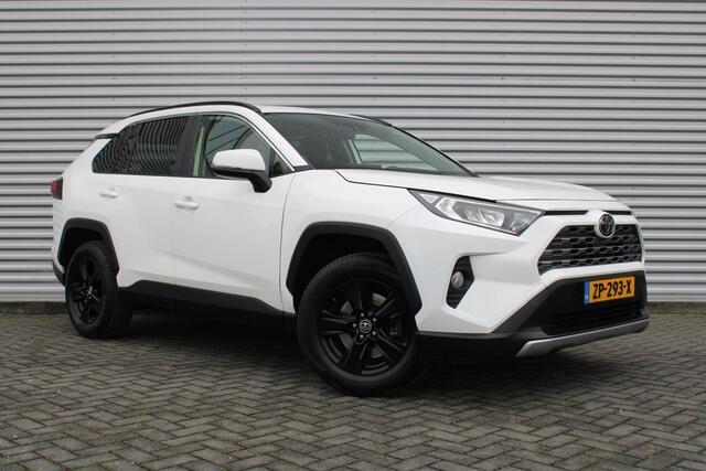 Toyota RAV4 2.0 VVT-iE Active | PDC | Adap. Cruise | Camera | 17" LM | Winterset |