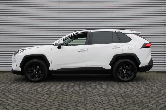 Toyota RAV4 2.0 VVT-iE Active | PDC | Adap. Cruise | Camera | 17" LM | Winterset |