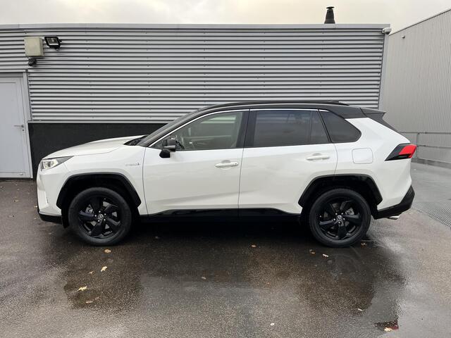 Toyota RAV4 2.5 Hybrid Bi-Tone Apple Carplay en/of Android auto Navigatie, Stoelverwarming, Adaptieve cruise control, Achteruitrijcamera, Smart Key,