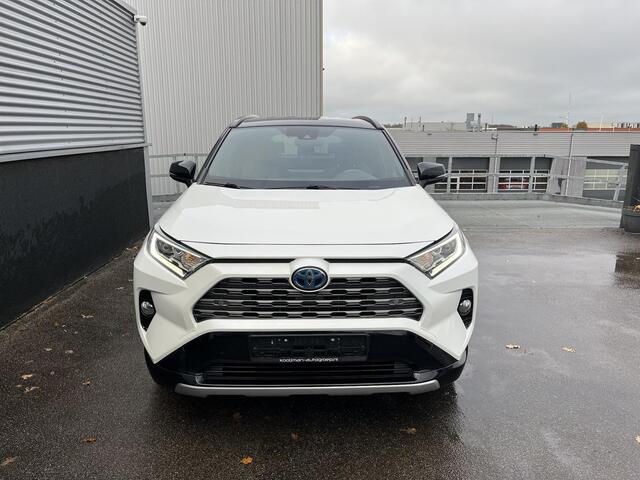 Toyota RAV4 2.5 Hybrid Bi-Tone Apple Carplay en/of Android auto Navigatie, Stoelverwarming, Adaptieve cruise control, Achteruitrijcamera, Smart Key,