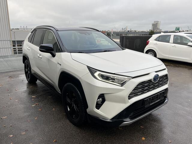 Toyota RAV4 2.5 Hybrid Bi-Tone Apple Carplay en/of Android auto Navigatie, Stoelverwarming, Adaptieve cruise control, Achteruitrijcamera, Smart Key,
