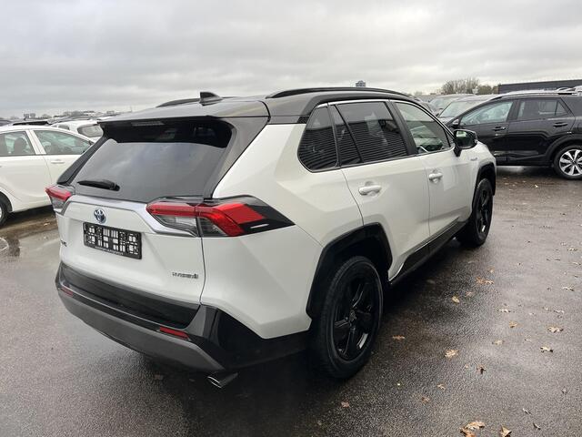 Toyota RAV4 2.5 Hybrid Bi-Tone Apple Carplay en/of Android auto Navigatie, Stoelverwarming, Adaptieve cruise control, Achteruitrijcamera, Smart Key,