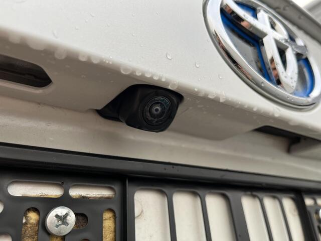 Toyota RAV4 2.5 Hybrid Bi-Tone Apple Carplay en/of Android auto Navigatie, Stoelverwarming, Adaptieve cruise control, Achteruitrijcamera, Smart Key,