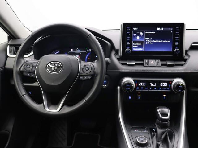 Toyota RAV4 2.5 Hybrid AWD Dynamic | 1650kg Trekvermogen | Stoel en Voorruit verwarming | Achteruitrijcamera | All-Season Banden |