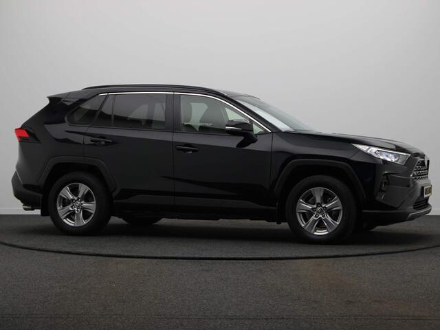 Toyota RAV4 2.5 Hybrid AWD Dynamic | 1650kg Trekvermogen | Stoel en Voorruit verwarming | Achteruitrijcamera | All-Season Banden |