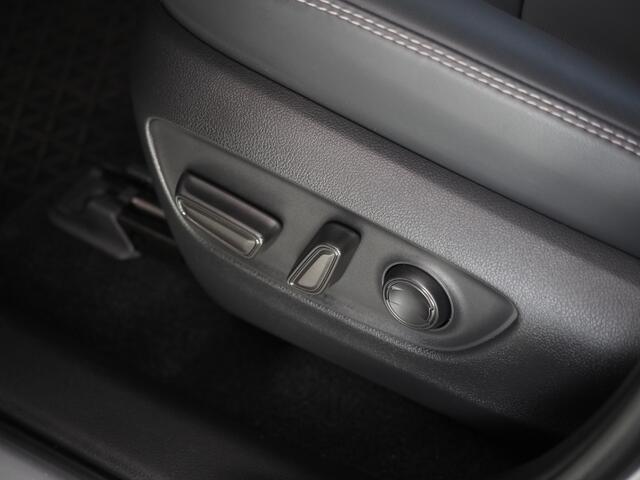 Toyota RAV4 2.5 Hybrid style | FACELIFT | Volledig Lederen Bekleding | Verwarmde Voorstoelen en Stuurwiel | Achteruitrijcamera | Apple CarPlay/ Android Auto