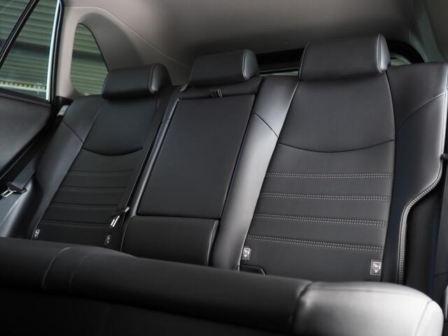 Toyota RAV4 2.5 Hybrid style | FACELIFT | Volledig Lederen Bekleding | Verwarmde Voorstoelen en Stuurwiel | Achteruitrijcamera | Apple CarPlay/ Android Auto