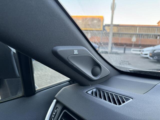 Toyota RAV4 2.5 Hybrid Bi-Tone + panoramadak, NL auto dealeronderhouden