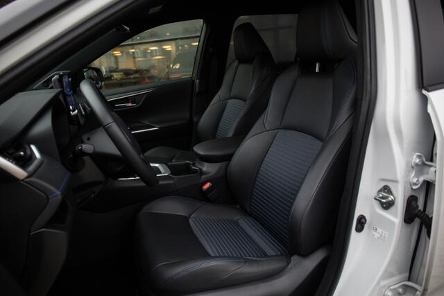 Toyota RAV4 2.5 Hybrid Style , Adap. cruise, JBL,