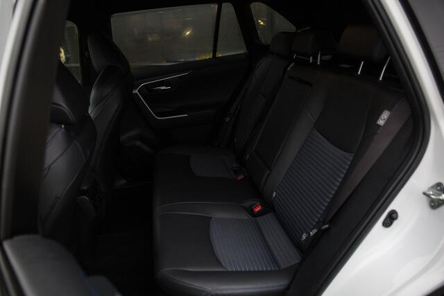 Toyota RAV4 2.5 Hybrid Style , Adap. cruise, JBL,