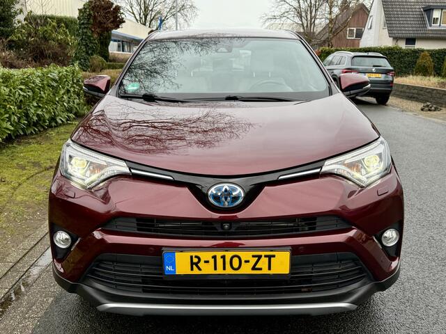 Toyota RAV4 2.5 Hybrid AWD Executive 197PK LederoNavio360cam