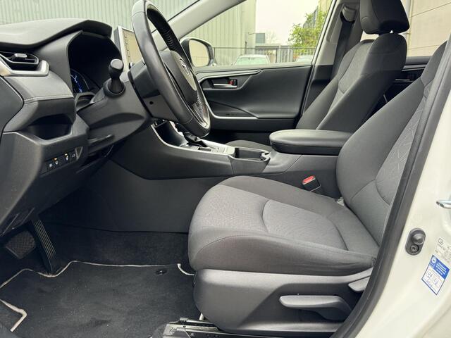 Toyota RAV4 2.5 Hybrid Dynamic / Navigatie / Trekhaak / Cruise Control Adaptief / Open dak / 18" Lm velgen / Dode doek detectie / Stoel en stuur verwarming / Led koplampen