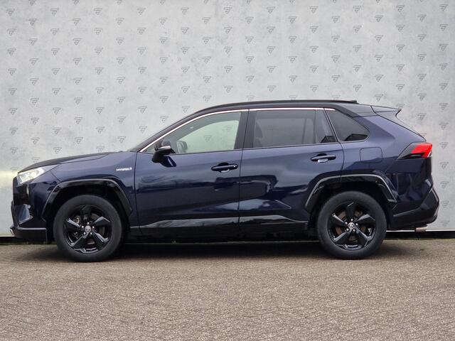 Toyota RAV4 2.5 Hybrid AWD Bi-Tone | Stuur- en Stoelverwarming | Camera | Apple Carplay / Android Auto | Clima | Trekhaak | LED |