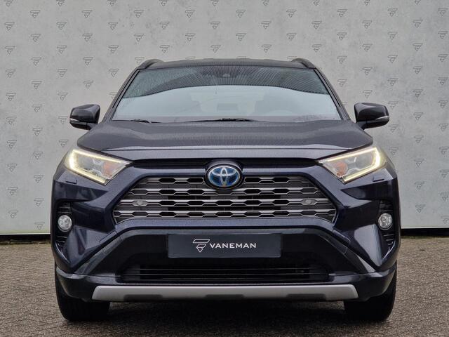 Toyota RAV4 2.5 Hybrid AWD Bi-Tone | Stuur- en Stoelverwarming | Camera | Apple Carplay / Android Auto | Clima | Trekhaak | LED |