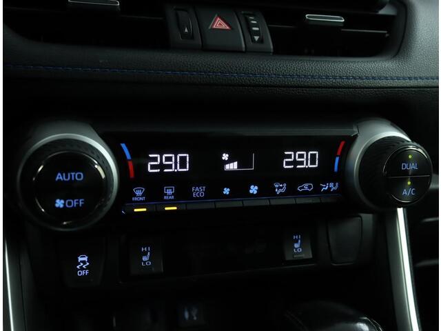 Toyota RAV4 2.5 Hybrid AWD Bi-Tone | Navigatie | Stoelverwarming | Electrische kofferbakklep | Climate Control |
