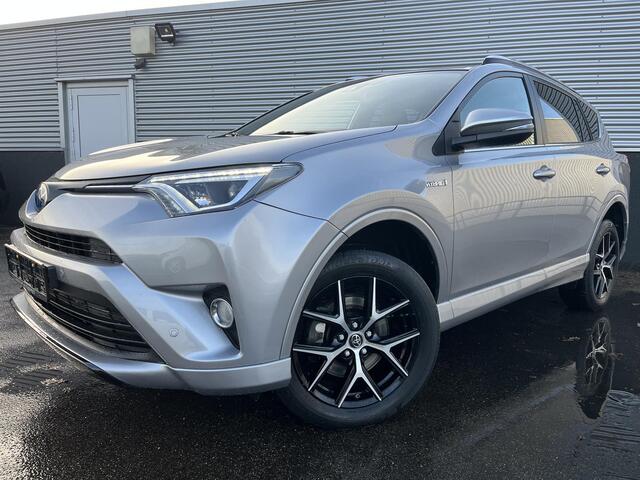 Toyota RAV4 2.5 Hybrid Style Leder/alcantara bekleding, Privacy glass, Smart Key, LMV 18", Stoelverwarming, Parkeersensoren Voor + Achter, Adaptieve cruise control