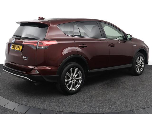 Toyota RAV4 2.5 Hybrid AWD Style | Stoelverwarming | Parkeersensoren | Electrische achterklep | 1650 kg Trekgewicht |