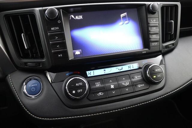 Toyota RAV4 2.5 Hybrid AWD Style | Stoelverwarming | Parkeersensoren | Electrische achterklep | 1650 kg Trekgewicht |