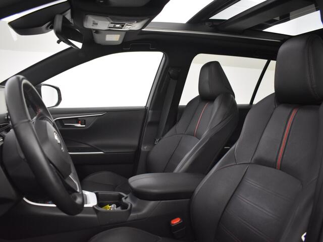 Toyota RAV4 2.5 Plug-in Hybride Bi-Tone+ | Panoramadak | Stoelverwarming en