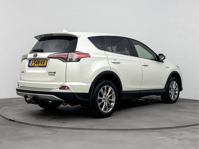 Toyota RAV4 2.5 Hybrid AWD Executive Business Limited | Parkeersensoren | Trekhaak | Navigatie | Camera | Cruise Control Adaptief | Stoelverwarming |