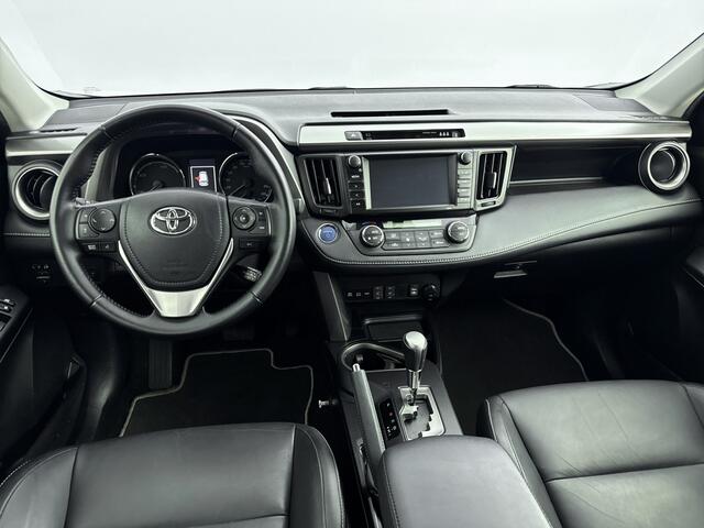 Toyota RAV4 2.5 Hybrid AWD Executive Business Limited | Parkeersensoren | Trekhaak | Navigatie | Camera | Cruise Control Adaptief | Stoelverwarming |