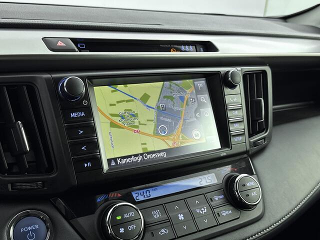 Toyota RAV4 2.5 Hybrid AWD Executive Business Limited | Parkeersensoren | Trekhaak | Navigatie | Camera | Cruise Control Adaptief | Stoelverwarming |