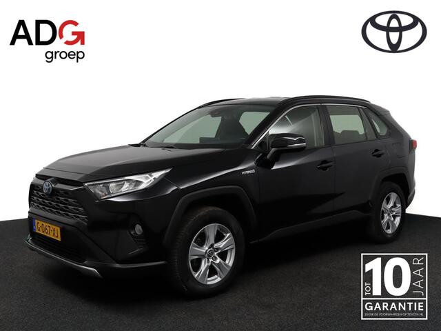 Toyota RAV4 2.5 Hybrid AWD Active | 1650 kg Trekgewicht | Adaptive Cruise Control | Achteruitrijcamera | Trekhaak | Climate Control | Parkeersensoren achter | Navigatie | Apple Carplay | Android Auto |