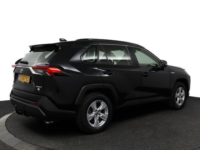 Toyota RAV4 2.5 Hybrid AWD Active | 1650 kg Trekgewicht | Adaptive Cruise Control | Achteruitrijcamera | Trekhaak | Climate Control | Parkeersensoren achter | Navigatie | Apple Carplay | Android Auto |