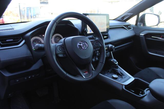 Toyota RAV4 2.5 Hybrid AWD GR SPORT Bi-Tone | Rijklaar | JBL | Pano | 360 camera | Apple/Android | Navi | Stoel-verwarming | Trekhaak