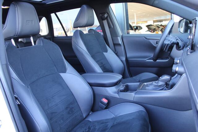 Toyota RAV4 2.5 Hybrid AWD GR SPORT Bi-Tone | Rijklaar | JBL | Pano | 360 camera | Apple/Android | Navi | Stoel-verwarming | Trekhaak