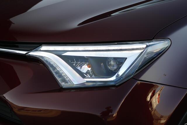 Toyota RAV4 2.5 Hybrid AWD Executive Business