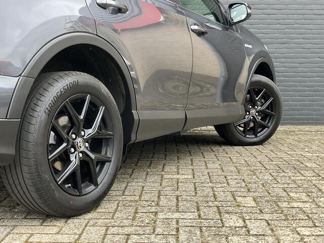 Toyota RAV4 2.5 Hybrid 198 pk AWD Executive Black Edition AUT. | 1e eigenaar | dealer onderh. | navigatie | leder interieur | camera