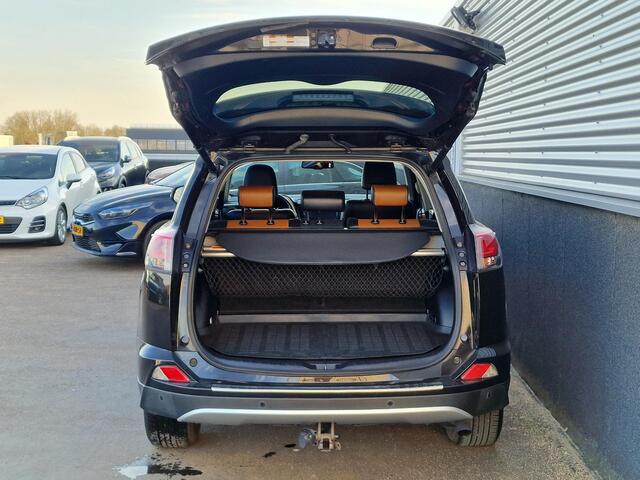 Toyota RAV4 2.5 Hybrid AWD Executive Business Navigatie, Trekhaak, Lederen bekleding, Stoelverwarming, Parkeersensoren voor + achter, Dealeronderhouden