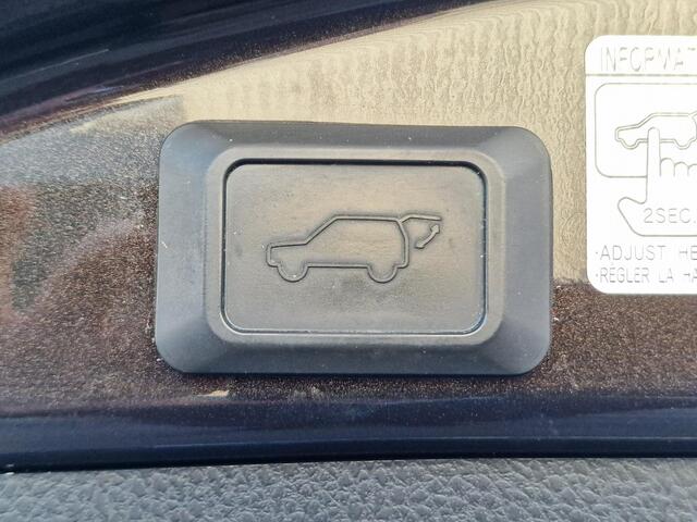 Toyota RAV4 2.5 Hybrid AWD Executive Business Navigatie, Trekhaak, Lederen bekleding, Stoelverwarming, Parkeersensoren voor + achter, Dealeronderhouden